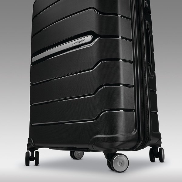 Freeform 31" Expandable Spinner Suitcase - Black